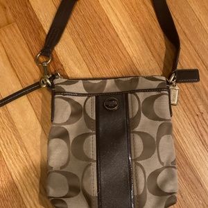 COACH Crossbody Logo Signature Purse GREAT condition